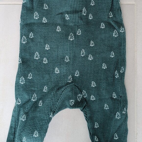 (4/$20) Carter's -  Christmas Organic Cotton Sleeper Pyjamas - Picture 5 of 6